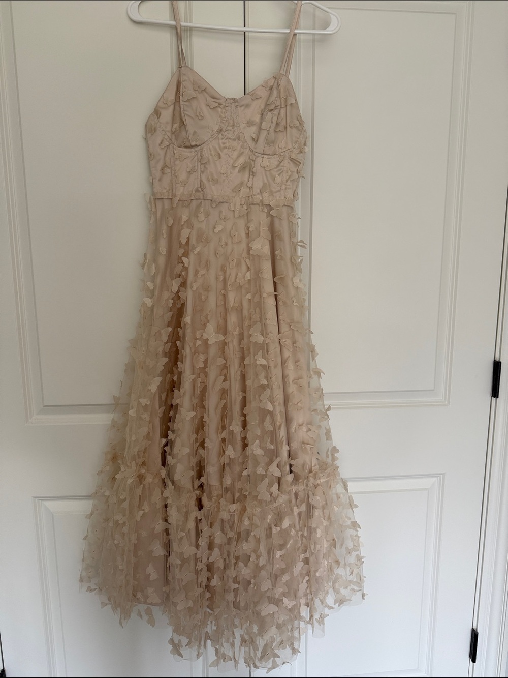 NWT AKIRA Beige Butterfly Appliqué Spaghetti-Strap Formal Dress
